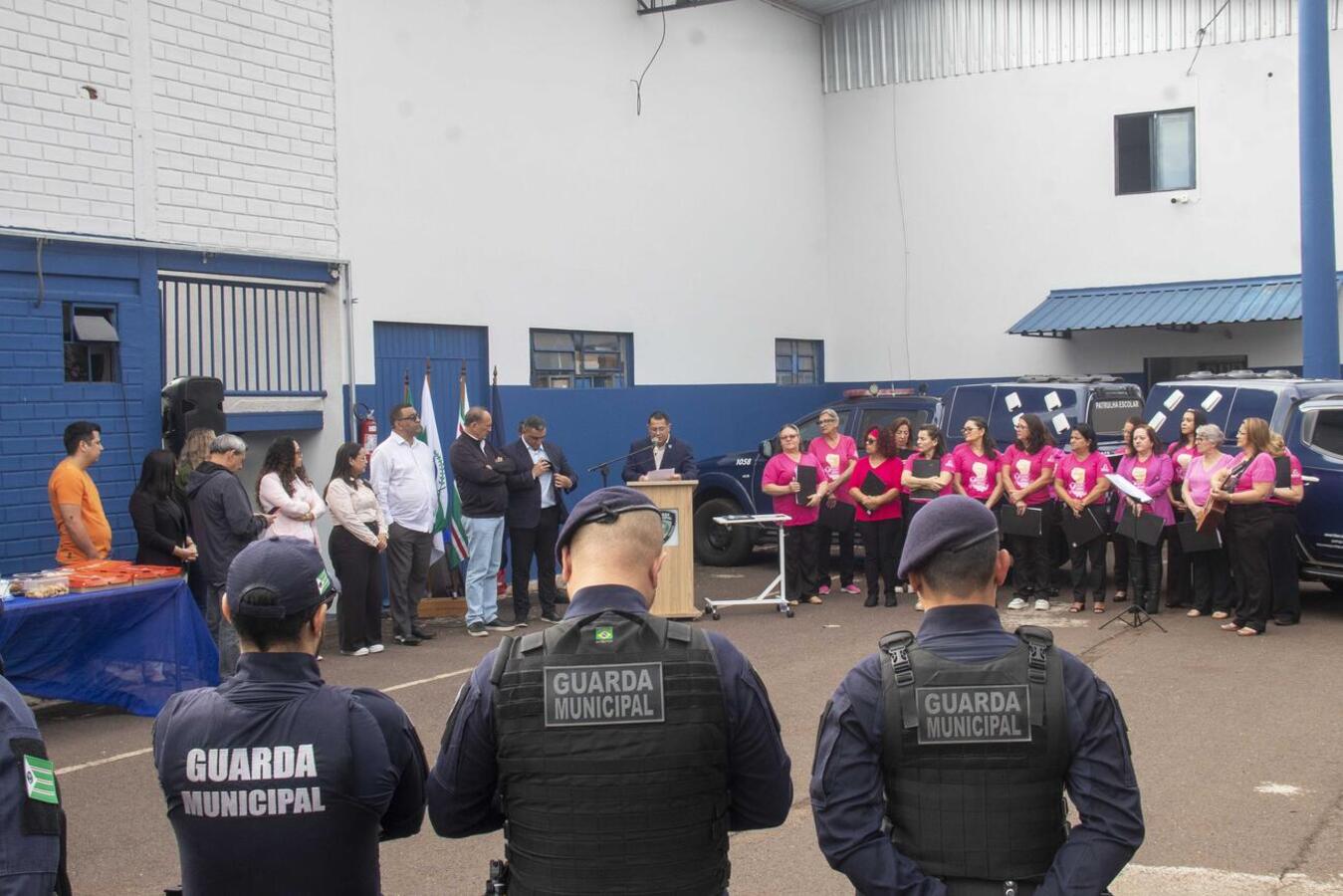 Na manhã desta sexta-feira (31) a Guarda Municipal realizou uma homenagem ao Policial Municipal do mês de Outubro