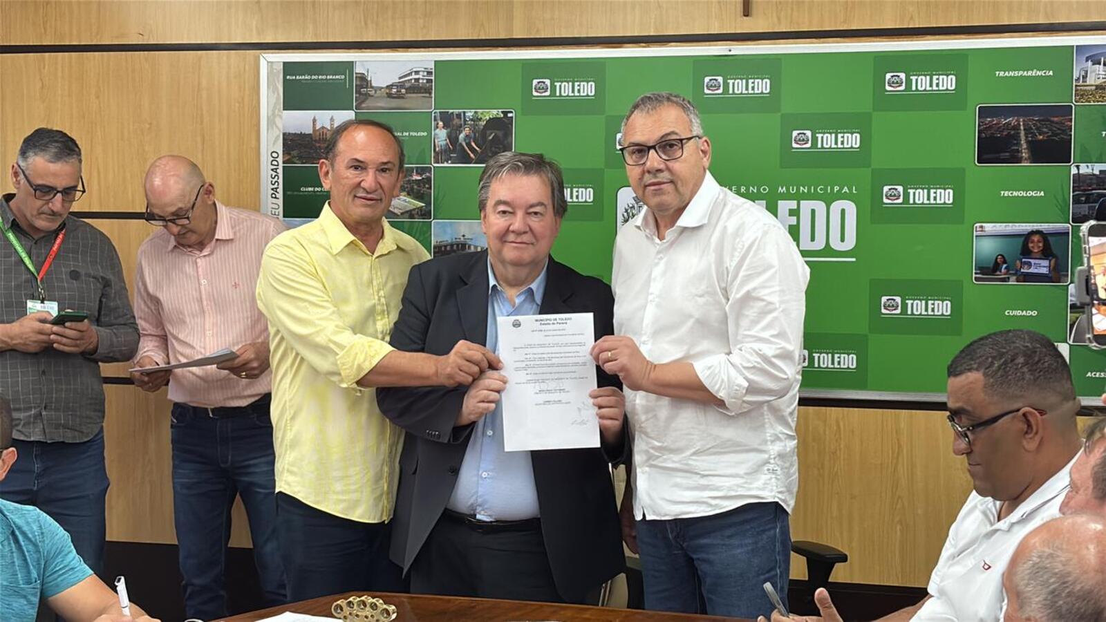 Ato na manhã da sexta (24) na Sala de Reuniões do Gabinete do Prefeito impactam diretamente em ações das secretarias de Esportes e Lazer e da Cultura