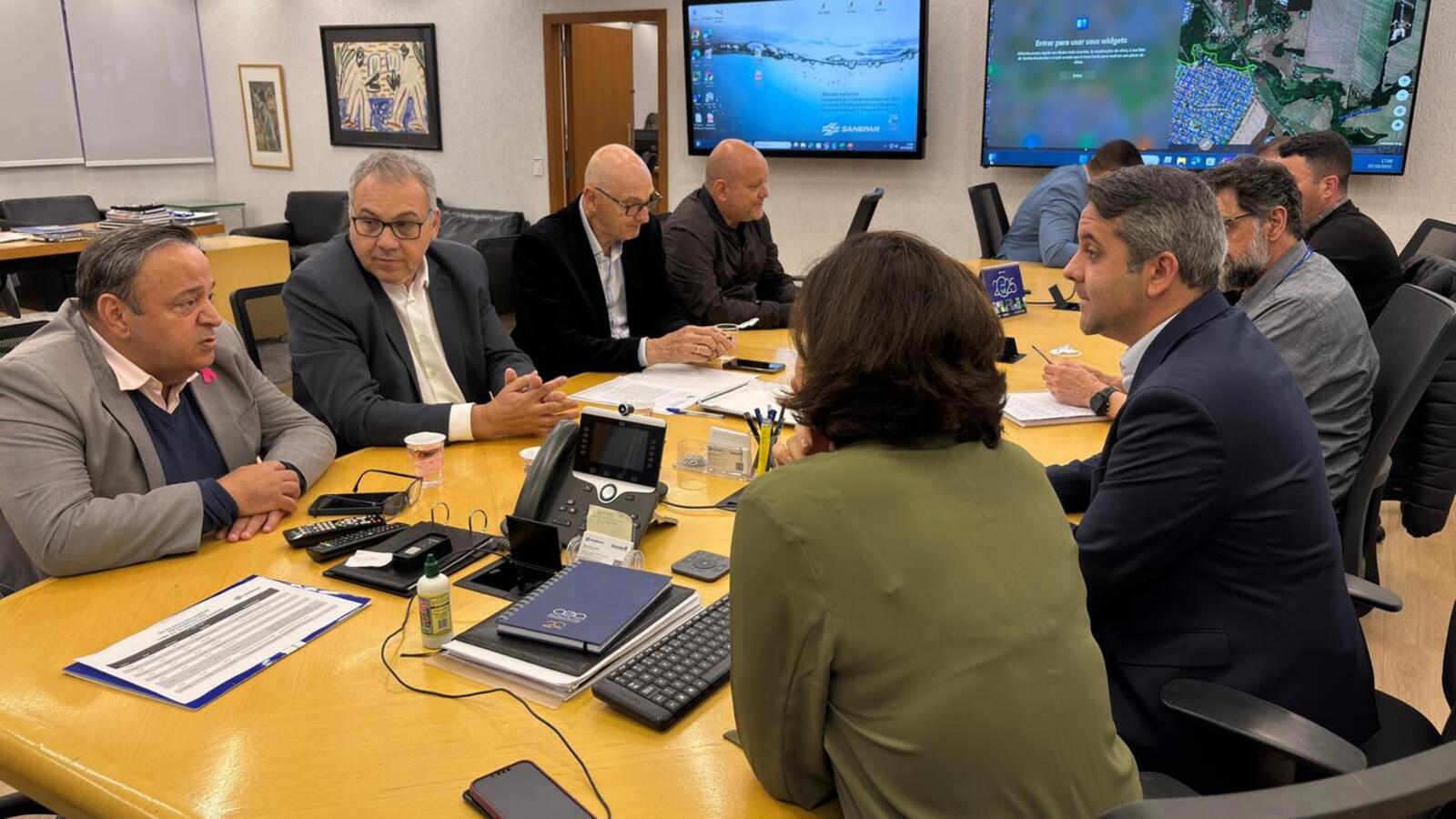 Prefeito Mario Costenaro se reuniu em Curitiba com a diretora de investimentos da companhia para apresentar a demanda da sociedade organizada