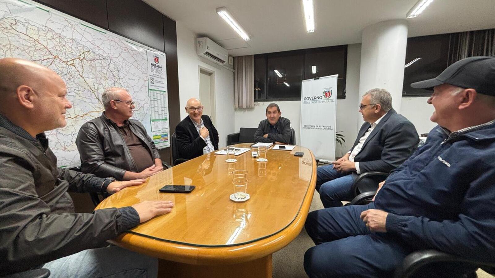 Mario Costenaro se reuniu com o secretário Sandro Alex nesta terça-feira (7), em Curitiba, para conferir o andamento de vários projetos estruturantes