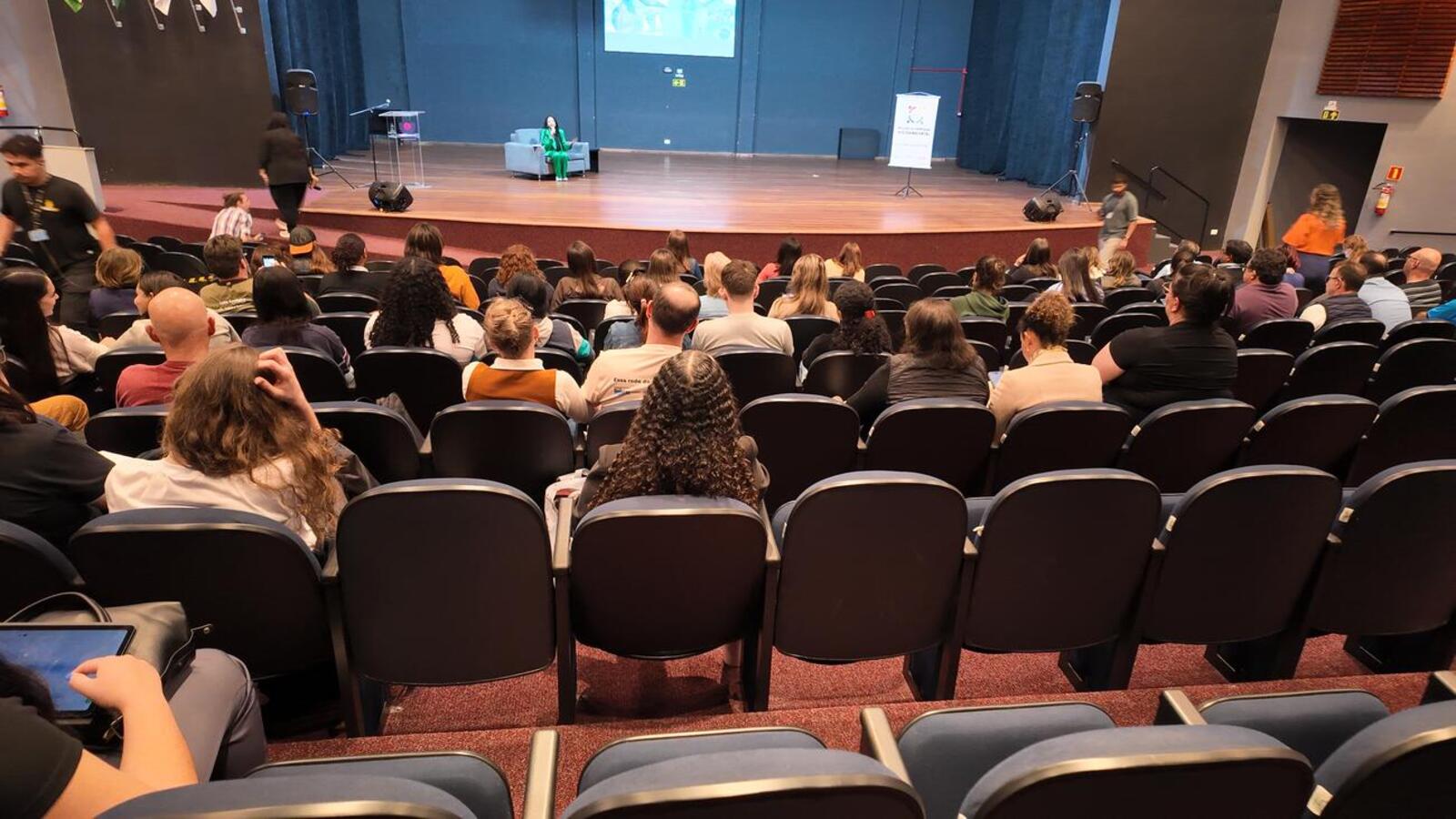 Vice-prefeito representou administração municipal na frente de honra de evento realizado na tarde desta quinta-feira (9) no auditório do câmpus local da Unioeste