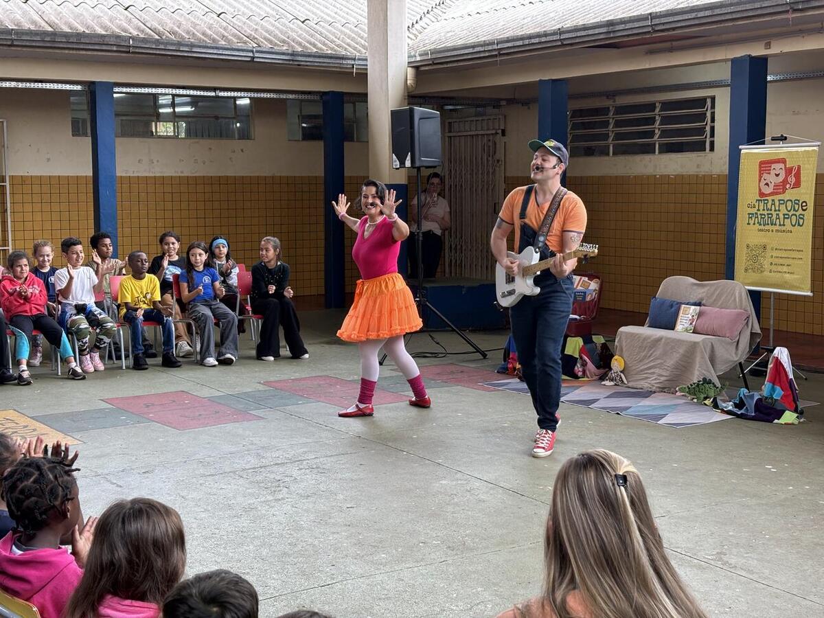 Espetáculo “Beto e Nina”, do projeto “Tem História Por Aqui”, foi encenado na segunda-feira (13)