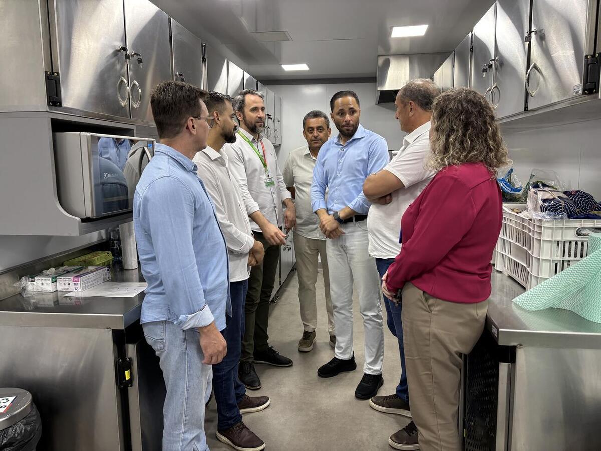 Secretário de Estado do Trabalho, Qualificação e Renda, Paulo Rogério do Carmo, visitou, nesta segunda-feira (6), as unidades móveis de cursos em Toledo