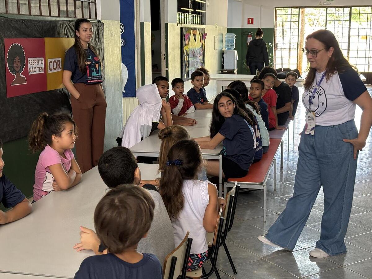 Ação utilizou jogos e brincadeiras para orientar crianças e adolescentes sobre prevenção de doenças