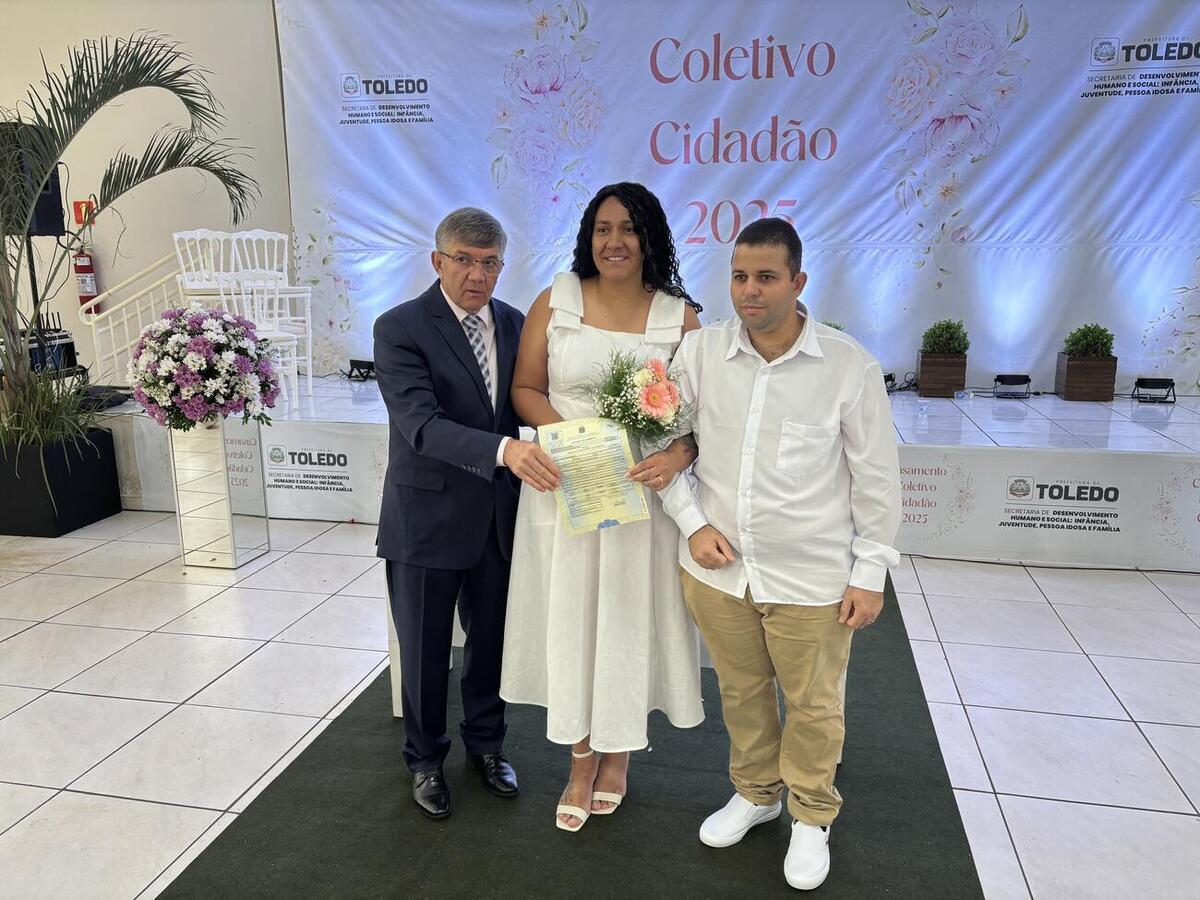 Evento oficializou a união dos casais diante do juiz de paz Juarez Polachini, do 3º Tabelionato de Notas e Registro Civil das Pessoas Naturais de Toledo