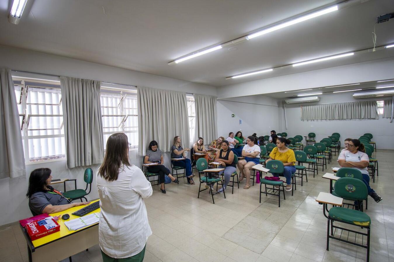 Secretaria de Assistência Social, juntamente com a Escola de Administração Pública de Toledo, realizaram um curso sobre a importância da estimulação precoce em crianças nas instituições de acolhimento