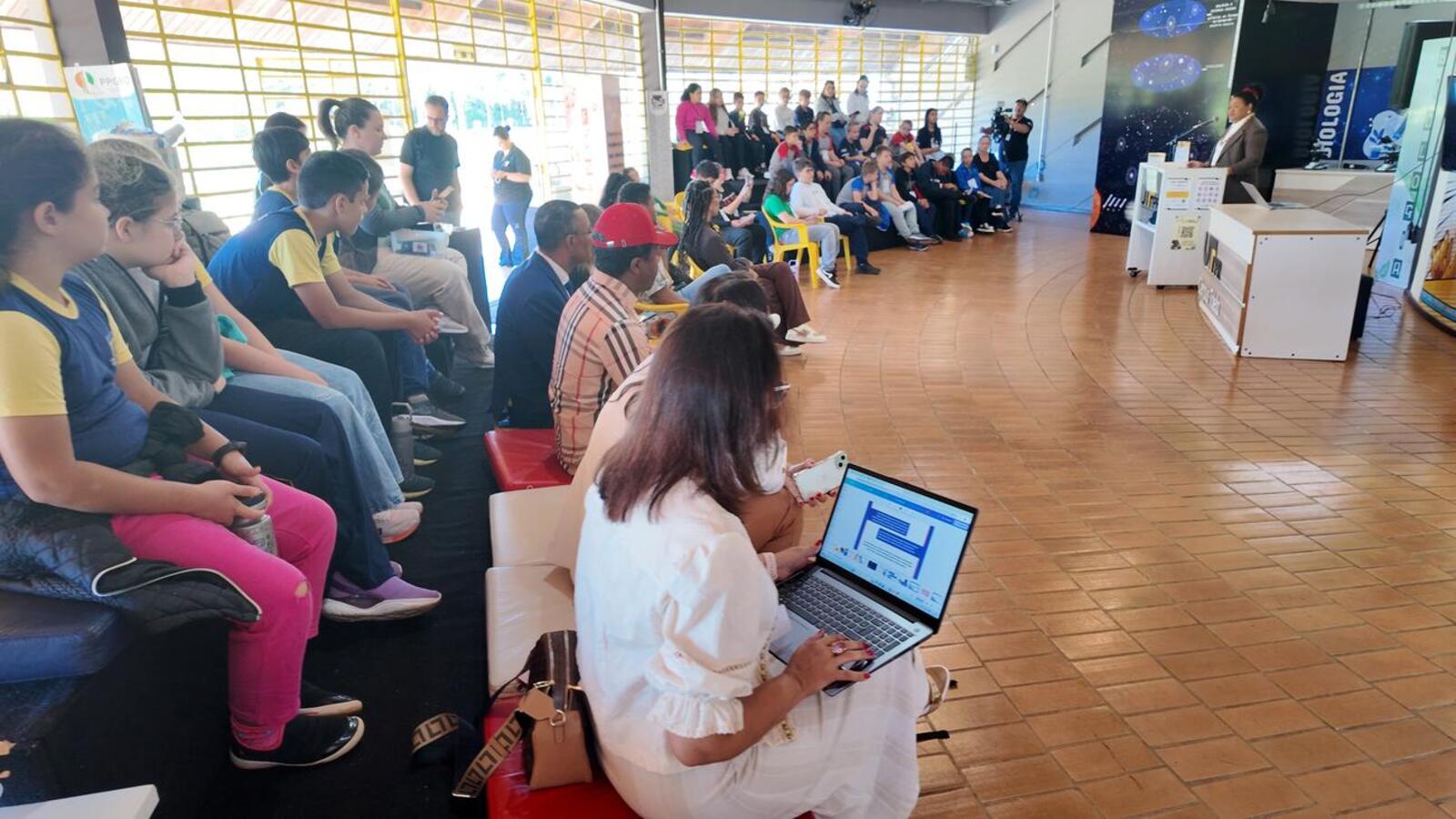 Promovido por secretarias municipais e Cáritas Diocesana, encontro realizado hoje (19) na Usina do Conhecimento é alusivo ao Dia Nacional da Consciência Negra