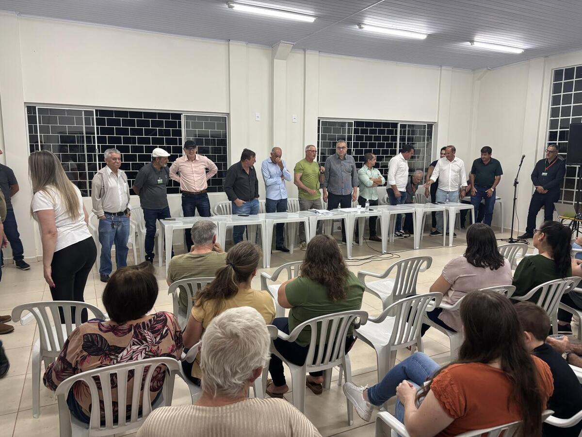 Foi realizada assinatura simbólica do decreto que cede terreno de 9 mil metros quadrados com campo de futebol e edificação na sexta-feira (31)