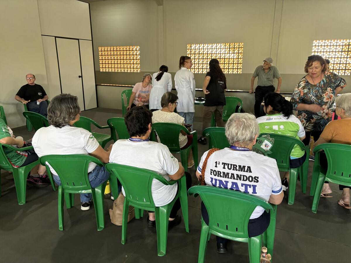 Atividade faz parte do evento Integra Unioeste e envolveu mais de 200 idosos em ações de ensino, pesquisa e extensão