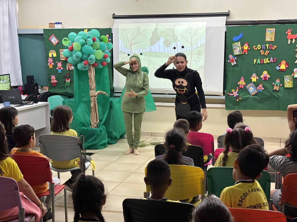 Evento envolveu todas as turmas da instituição em quatro estações de leitura e atividades lúdicas