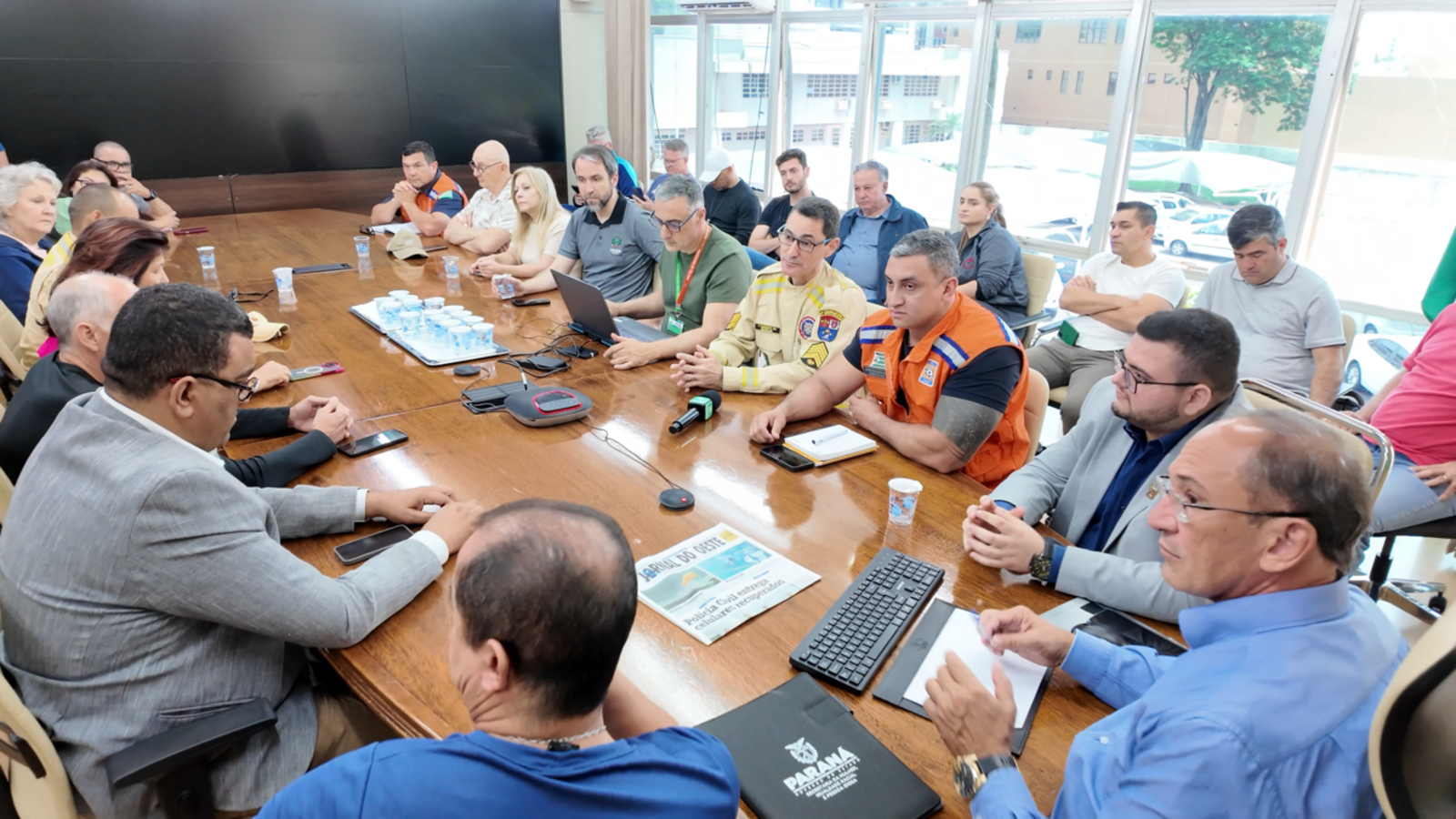 Reunião emergencial na manhã deste sábado (08) serviu para definir estratégias de como auxiliar na reconstrução da cidade