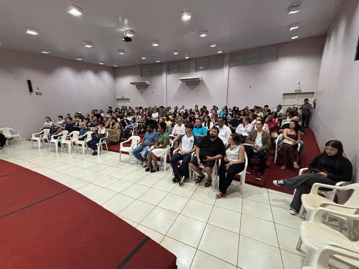O curso foi concluído com aproximadamente 80 alunos matriculados e 60 presentes na cerimônia