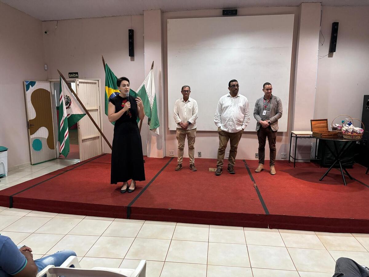 O curso foi concluído com aproximadamente 80 alunos matriculados e 60 presentes na cerimônia