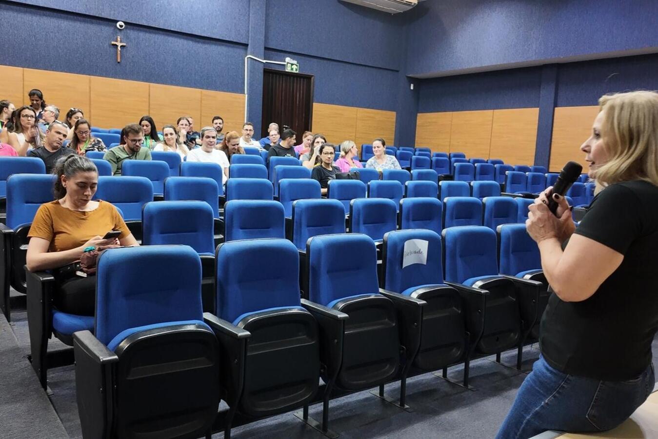 Encontro nesta segunda (3) teve o objetivo de orientar gerentes, coordenadores e diretores sobre repasse correto de dados em questionário elaborado pelo TCEPR