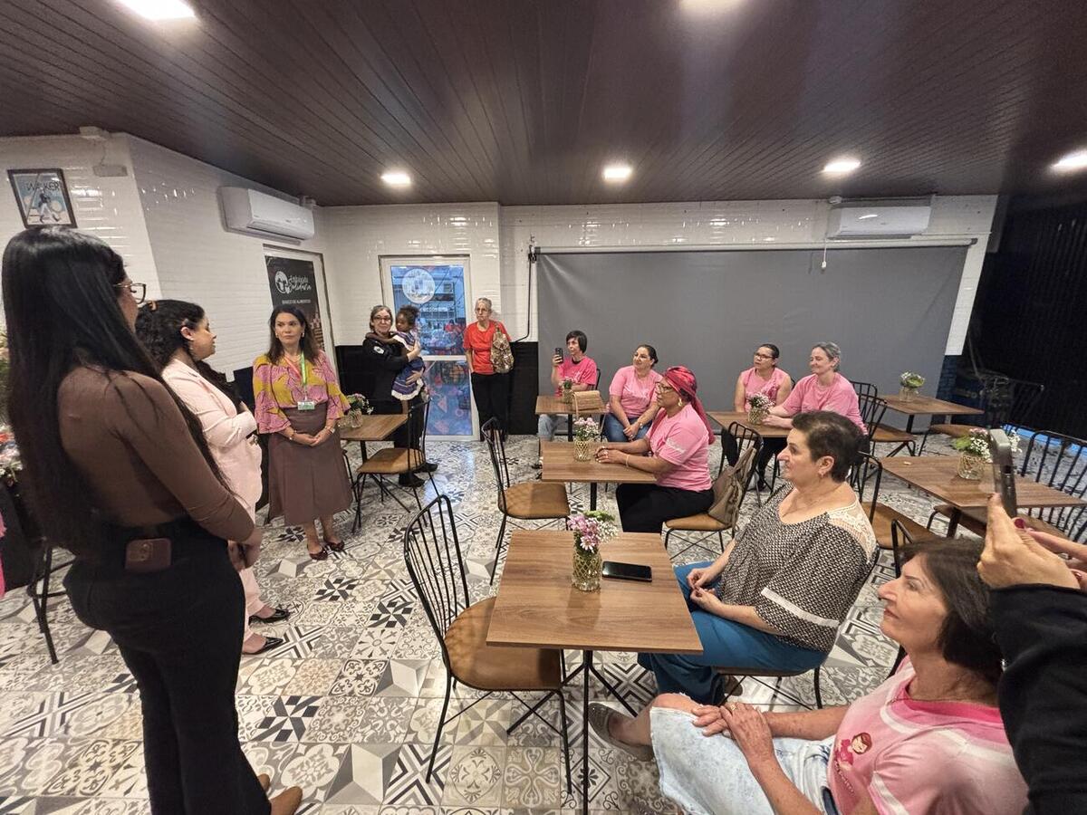 Mais de 100 peças foram produzidas na Embaixada Solidária e entregues a instituições que acolhem mulheres em tratamento oncológico