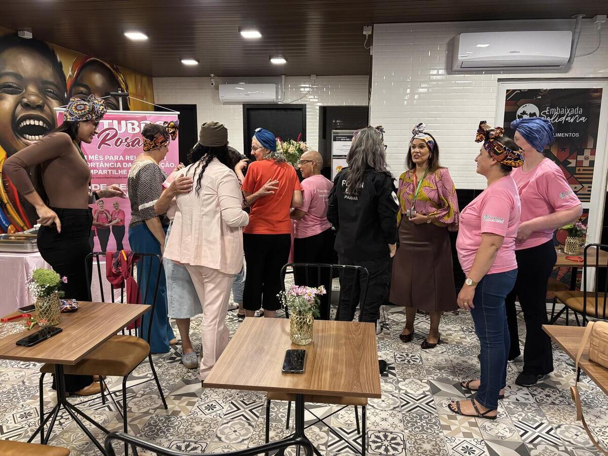 Mais de 100 peças foram produzidas na Embaixada Solidária e entregues a instituições que acolhem mulheres em tratamento oncológico