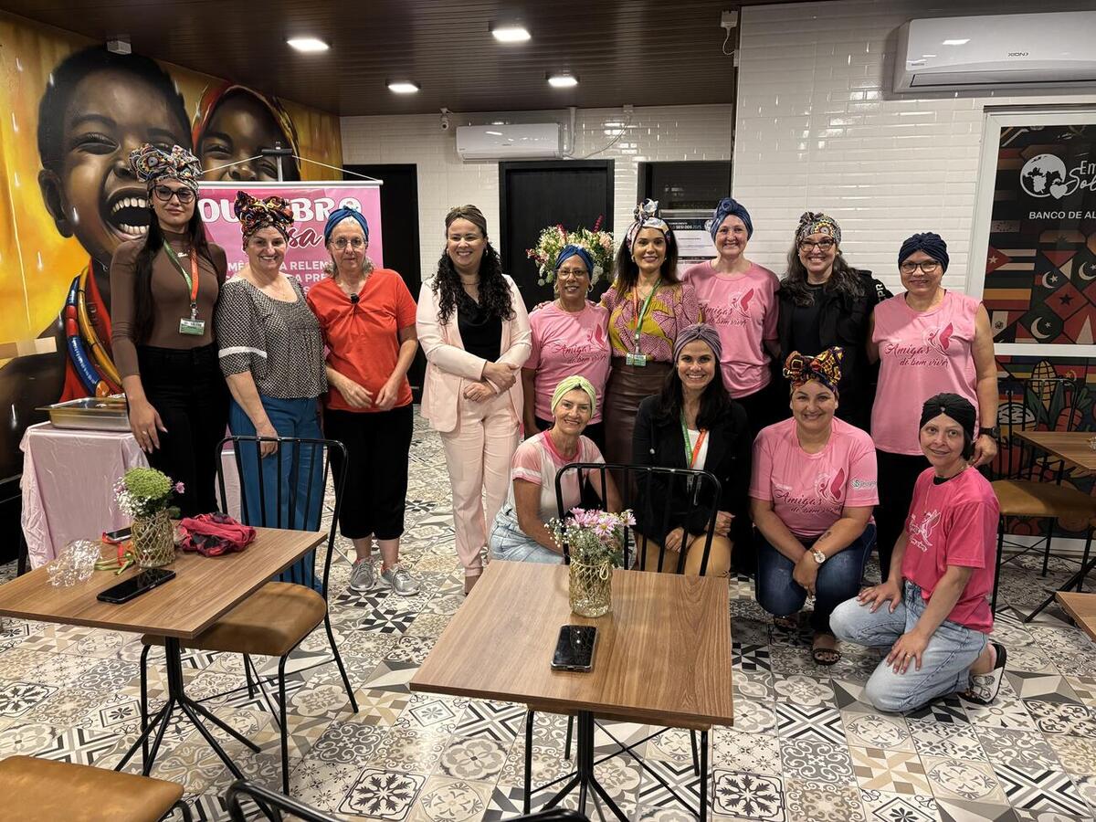 Mais de 100 peças foram produzidas na Embaixada Solidária e entregues a instituições que acolhem mulheres em tratamento oncológico