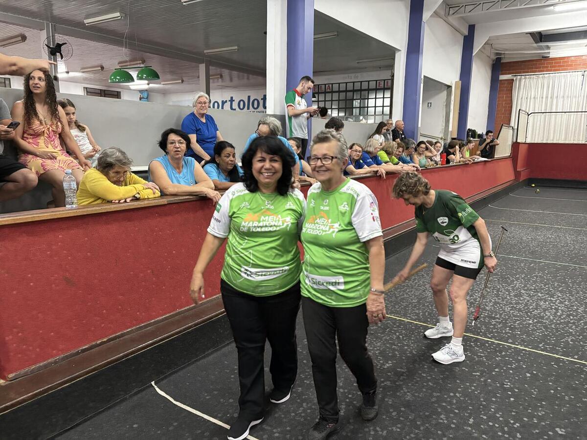 Competição promovida pela Secretaria de Esportes e Lazer teve 33 trios participantes