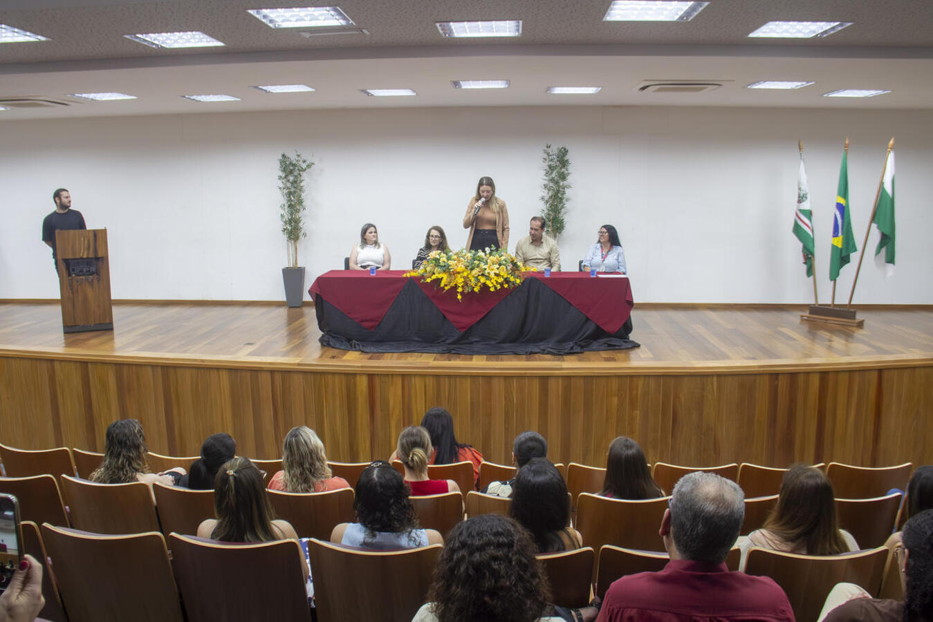 Grupo de docentes participou do curso “Gestão Estratégica de Instituições de Ensino” e foram reconhecidos em evento realizado na UFPR na última sexta (7)