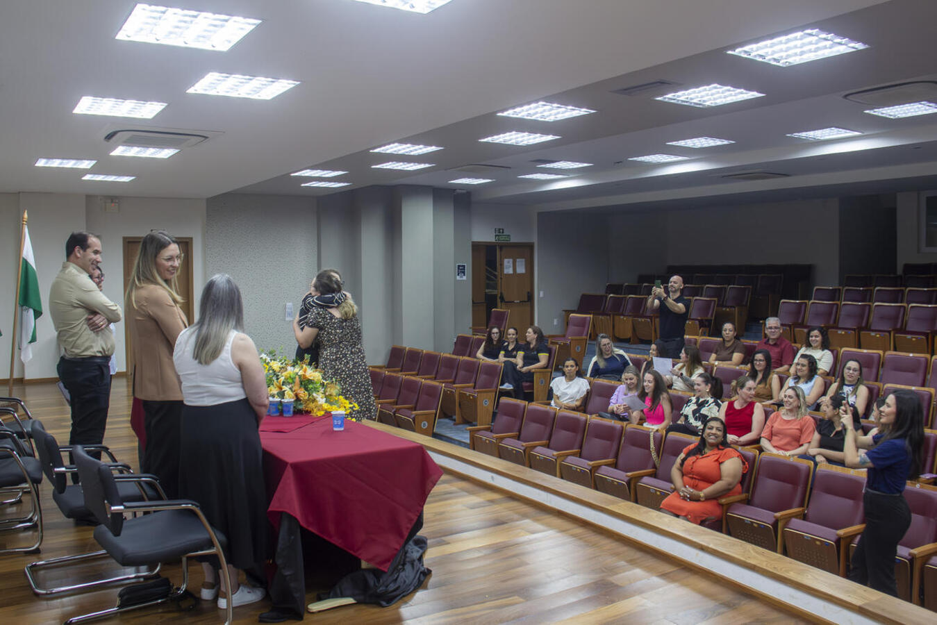Grupo de docentes participou do curso “Gestão Estratégica de Instituições de Ensino” e foram reconhecidos em evento realizado na UFPR na última sexta (7)