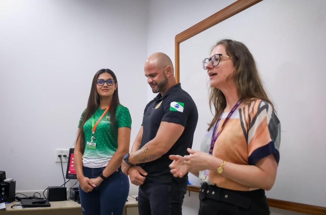 Assunto foi tratado em conversa do delegado Leandro Stabile com colaboradores da Prati-Donaduzzi; evento ocorreu nesta segunda (24), nas dependências da empresa