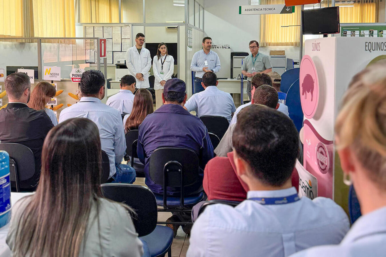 Em visita ocorrida na manhã desta sexta-feira (14), equipe da unidade básica de saúde falou sobre prevenção e diagnóstico precoce do câncer de próstata
