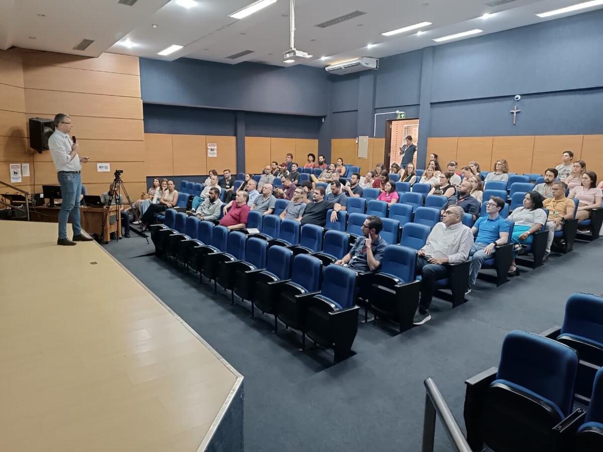 Ministrado pelo consultor Severino Luis De Déa, evento destinado a servidores municipais foi realizado na tarde desta quarta-feira (26) no Auditório Acary Oliveira