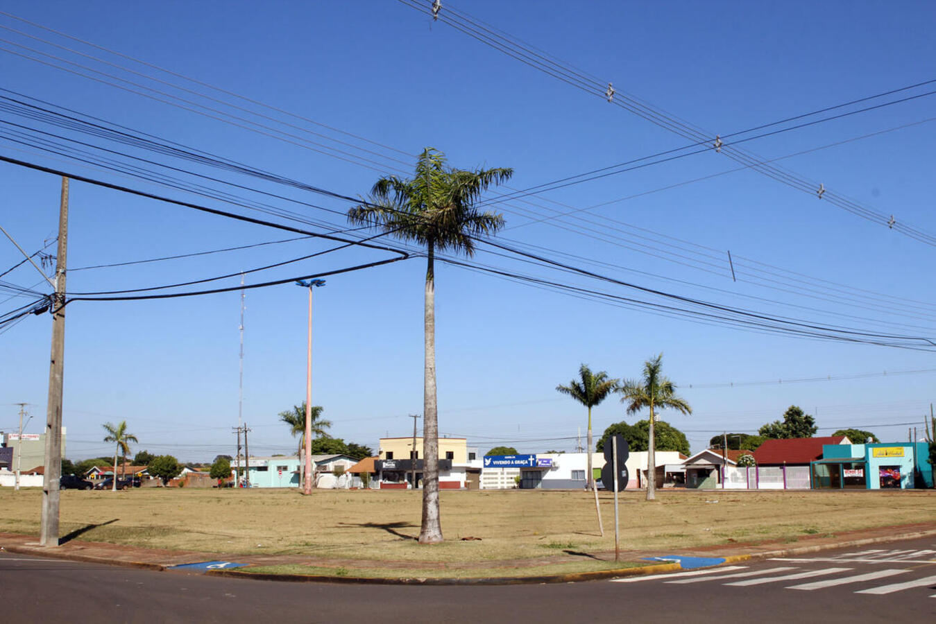 Prefeitura abre enquete no Instagram para definir o local onde será instalado o terceiro letreiro turístico, entre oito pontos da cidade, previsto para janeiro de 2026