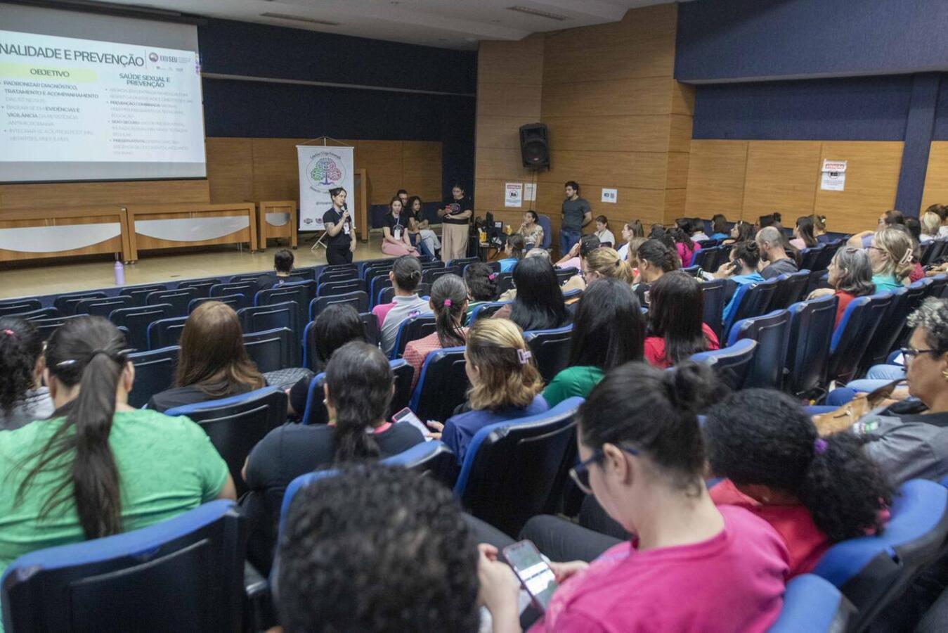 Nesta terça-feira (4) a Secretaria da Saúde realizou uma atividade extra do curso “Mais Saúde com Agente”, a fim de capacitar os Agentes Comunitários de Saúde sobre o tema ISTs