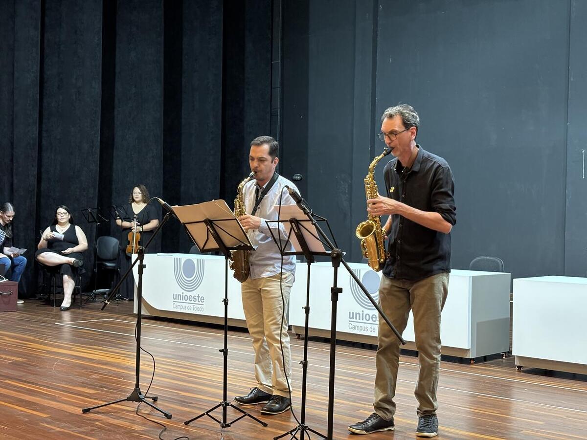 Aproximadamente 60 alunos apresentaram diversas músicas no primeiro dia de recitais da Secretaria da Cultura