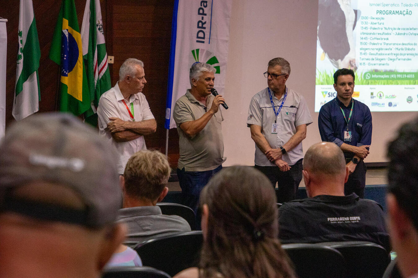Realizada por Seab, IDR-PR e Smap, e apoiada por várias empresas e entidades, atividade nesta terça (25) atraiu cerca de 50 produtores de leite de Toledo e região