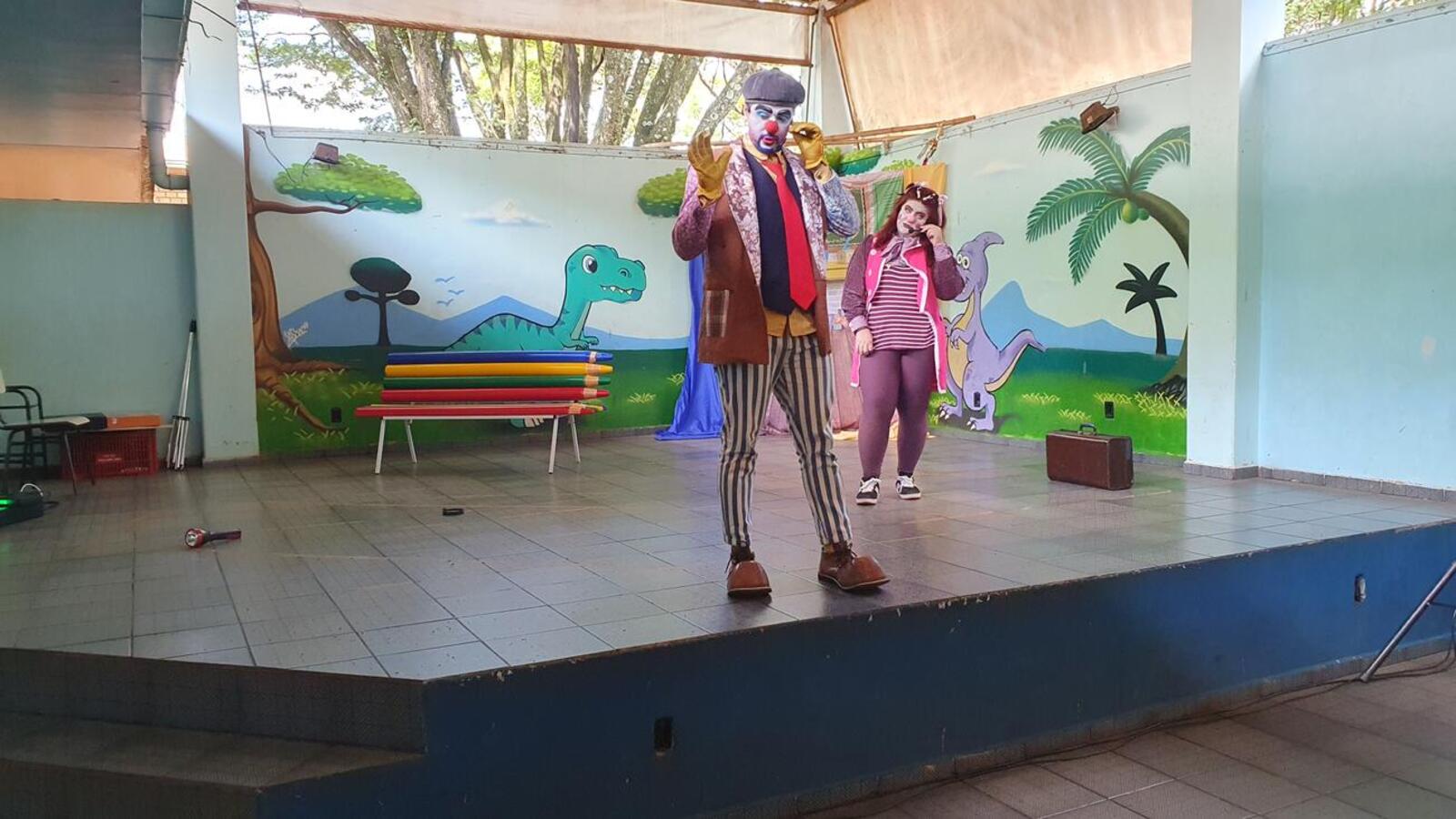 Projeto apresentou, nesta terça-feira (18), a peça “Mistério à Vista: Desvendando um Caso de Bullying”, com sessões nos períodos matutino e vespertino