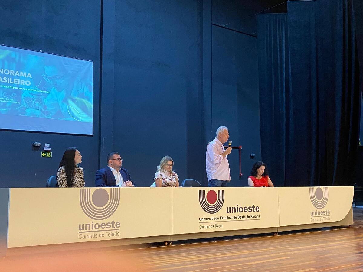 Evento realizado nesta segunda-feira (10), no câmpus Toledo da Unioeste, discutiu potencialidades e desafios do setor