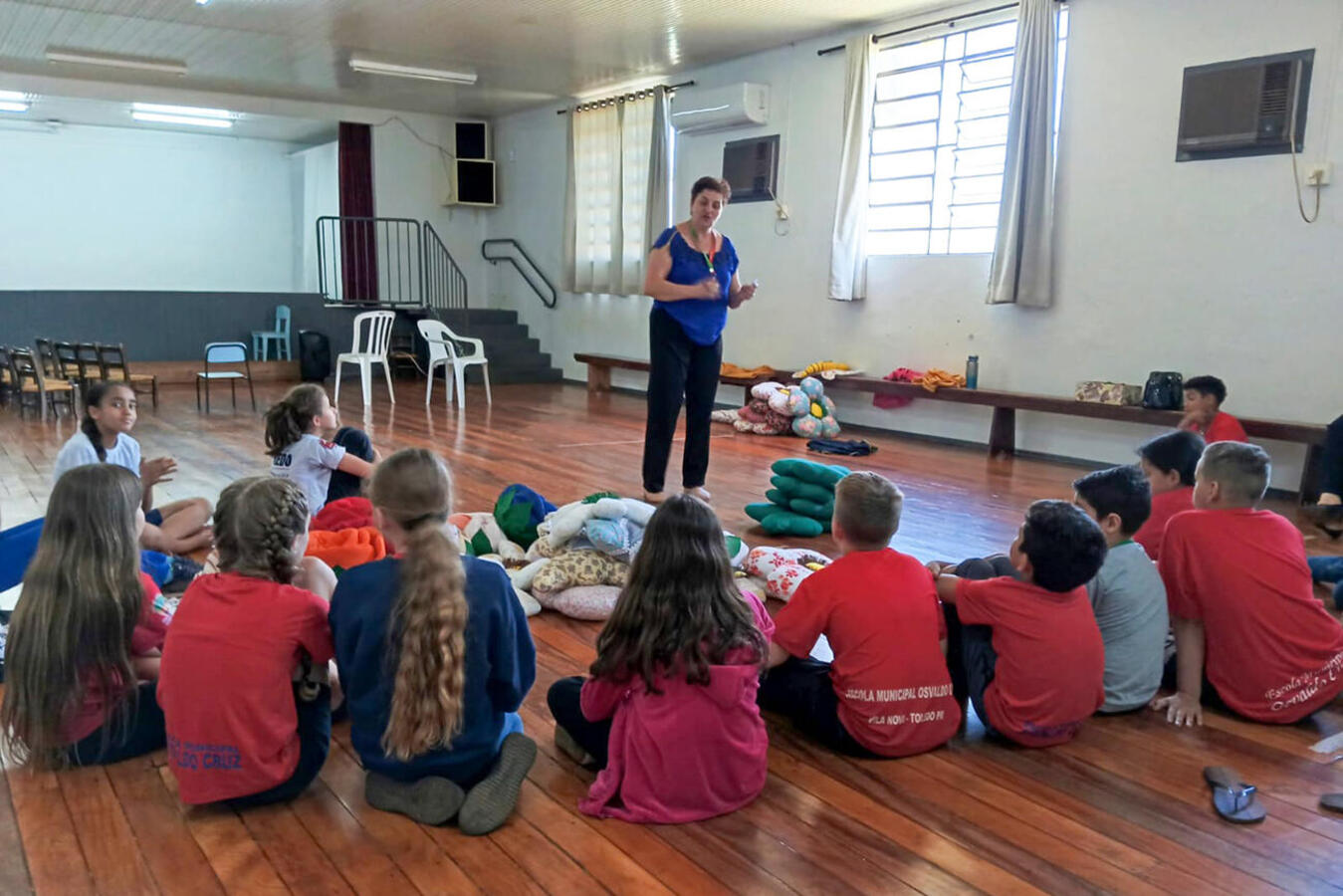 Realizadas nos períodos da manhã e da tarde na Escola Osvaldo Cruz, contações de história nesta terça-feira (18) marca término de atividade do projeto neste ano