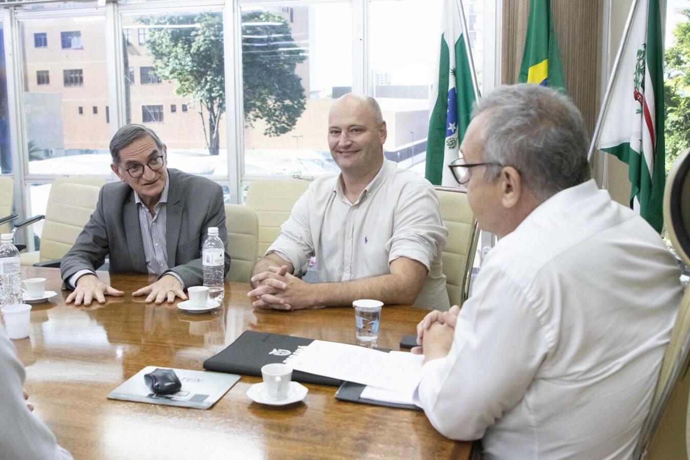Empresários se reuniram com o prefeito Mario Costenaro para apresentar o projeto de uma nova escola que será instalada em Toledo