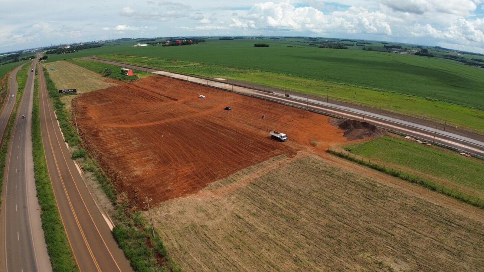 A Prefeitura de Toledo deu início às obras do complexo automotivo, que será localizado no Autódromo Rafael Sperafico, atendendo as demandas do kartódromo, arrancadão e drift