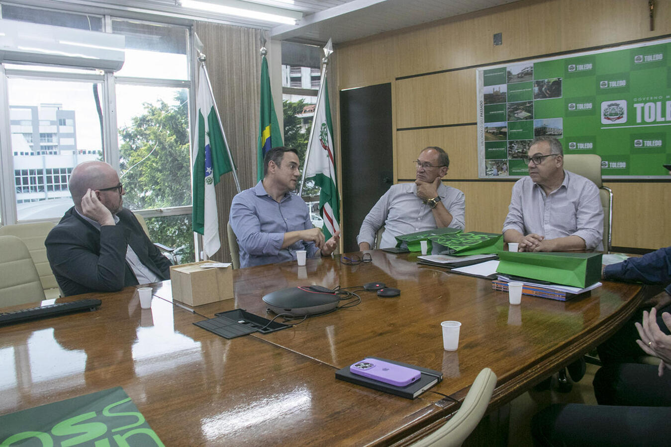 Executivos da cooperativa estiveram na tarde desta terça (16), na Sala de Reuniões do Gabinete do Prefeito, para formalizar o vínculo com a administração municipal