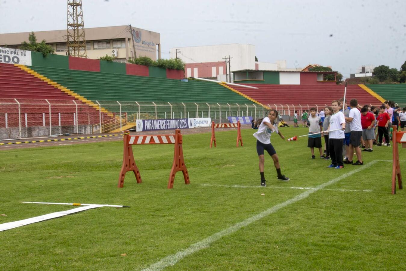 Na manhã desta segunda-feira (8) a Secretaria Municipal da Educação realizou as finais de atletismo do Festival Esportivo das Escolas Municipais de Toledo (FeeToledo)