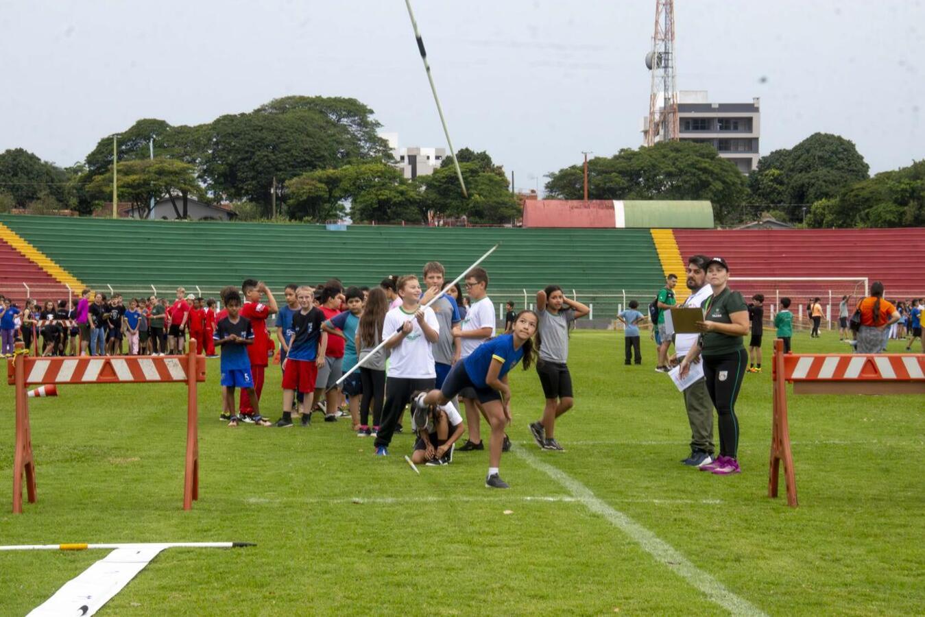 Na manhã desta segunda-feira (8) a Secretaria Municipal da Educação realizou as finais de atletismo do Festival Esportivo das Escolas Municipais de Toledo (FeeToledo)
