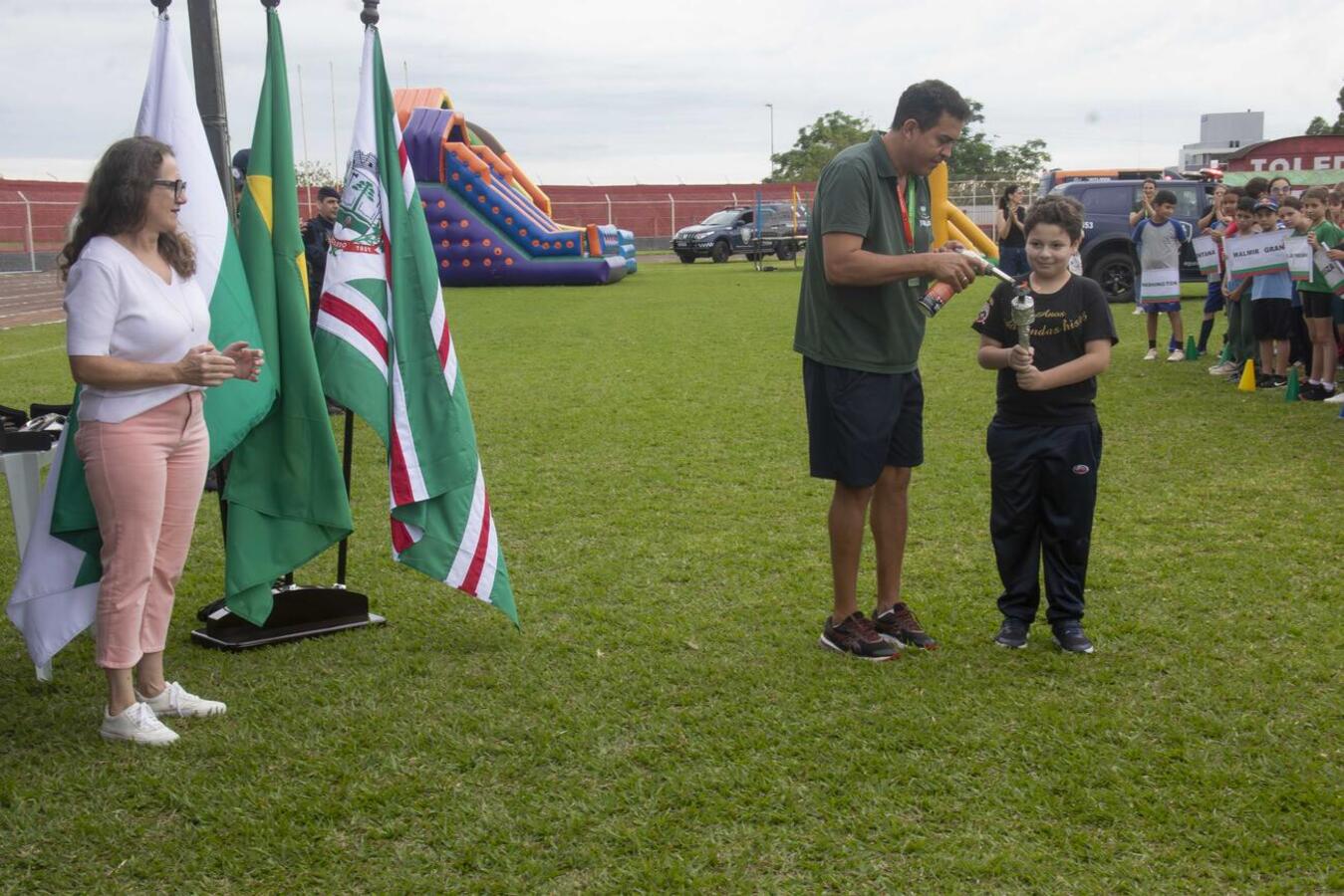 Na manhã desta segunda-feira (8) a Secretaria Municipal da Educação realizou as finais de atletismo do Festival Esportivo das Escolas Municipais de Toledo (FeeToledo)