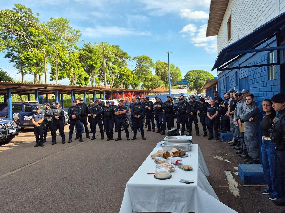 A tradicional homenagem foi realizada na última sexta-feira (28) e contou com a presença oficiais de outros municípios