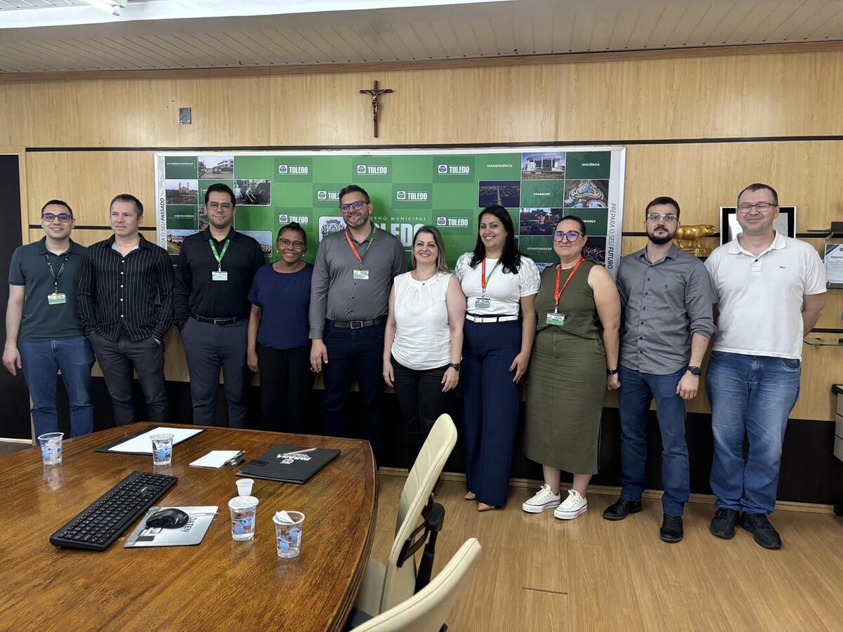 Ato, realizado na manhã desta quinta-feira (18), na Sala de Reuniões do Gabinete do Prefeito, oficializa ingresso de 11 novos conselheiros (5 titulares e 6 suplentes)