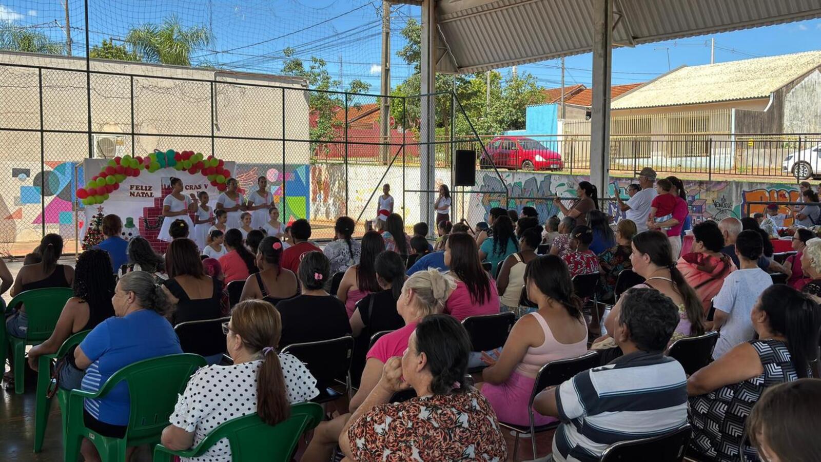 Apresentações artísticas e culturais, Papai Noel e lanche comunitário foram algumas das atrações da festa de encerramento das atividades em 2025