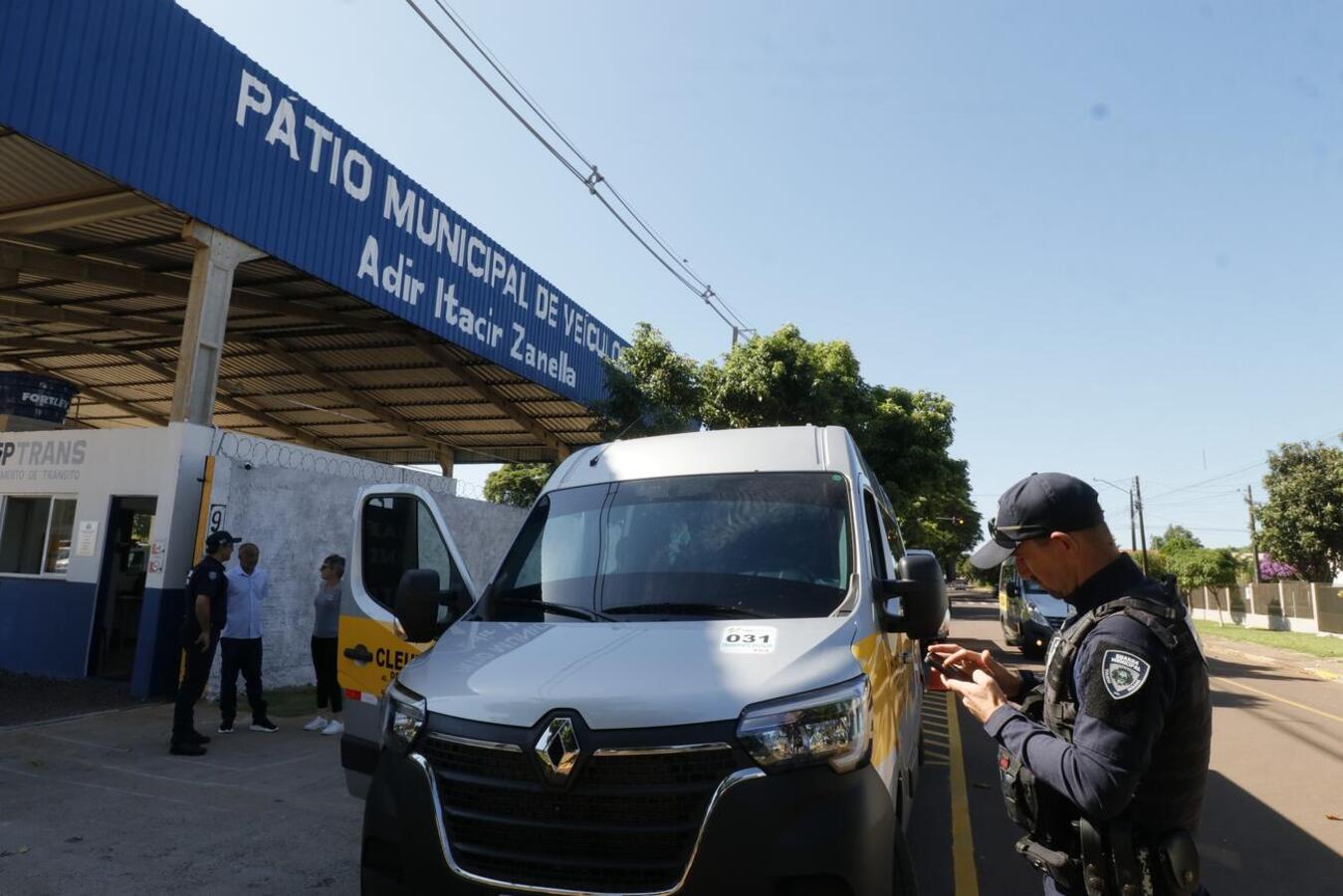 Durante essa segunda e terça-feira (26 e 27) a Secretaria Municipal de Segurança e Trânsito está realizando vistorias em transportes escolares, a fim de garantir a segurança das crianças