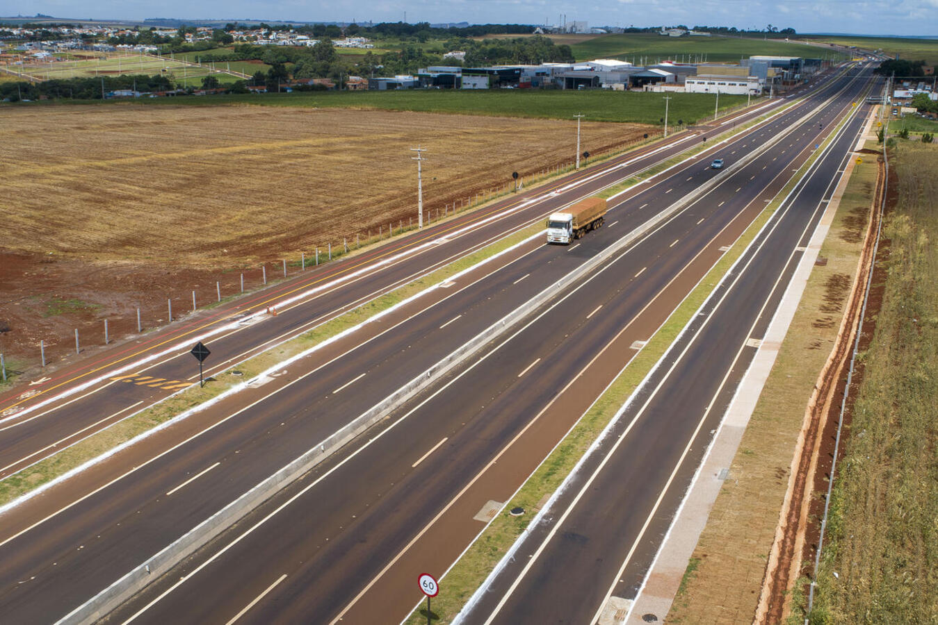 Trecho urbano da rodovia foi duplicado entre a BR-163 e a Rua 1º de Maio, com investimento de R$ 51 milhões do Governo do Estado