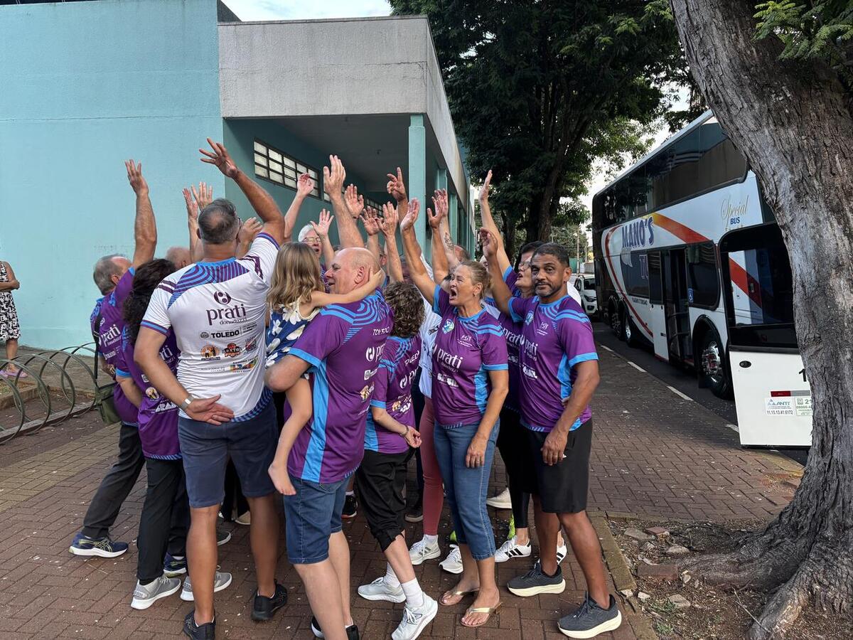 Atletas do Centro de Treinamento para Idosos (CTI) embarcaram nesta segunda-feira (26) para a cidade de Sorriso, no Mato Grosso, onde irão disputar o Campeonato Nacional de Vôlei Adaptado