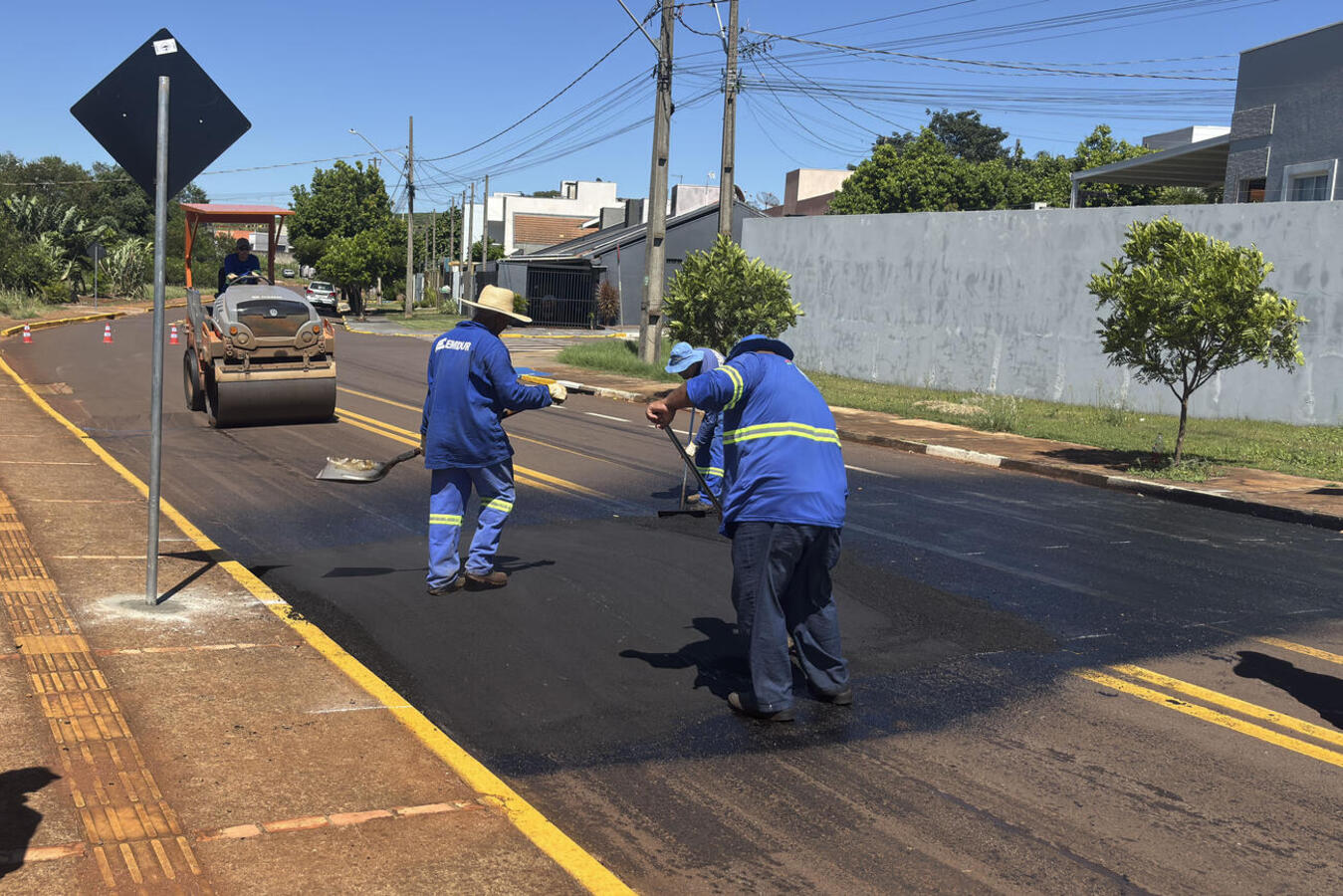 Nesta terça-feira (6) começa a construção de 6 ondulações transversais 5 travessias elevadas em diferentes vias do município