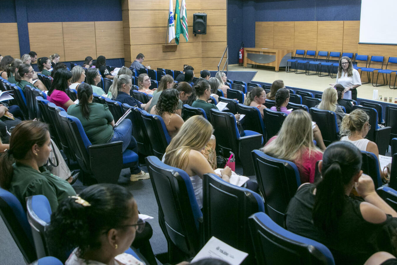 Preparando-se para o novo ano letivo que se aproxima, Secretaria Municipal da Educação acolheu gestores em reunião realizada na tarde desta quarta-feira (21)