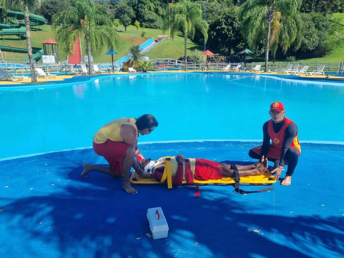 Nesta quarta-feira (7) a Secretaria de Esportes e Lazer realizou uma capacitação com os servidores do Parque das Águas, a fim de melhorar o atendimento a primeiros socorros dos visitantes do parque