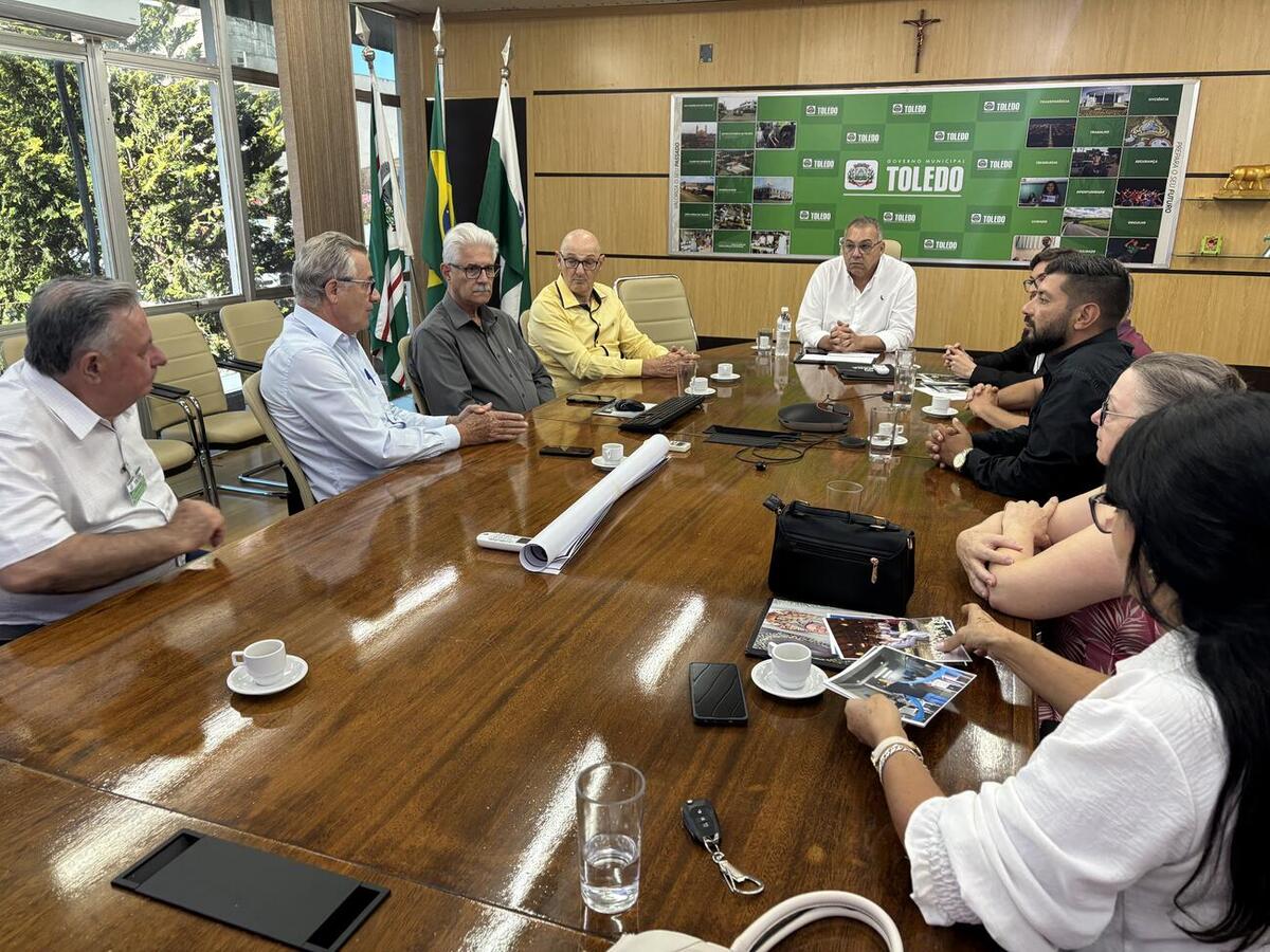 Encontro no gabinete apresentou a instituição, as atividades desenvolvidas em Toledo e o funcionamento dos cultos religiosos